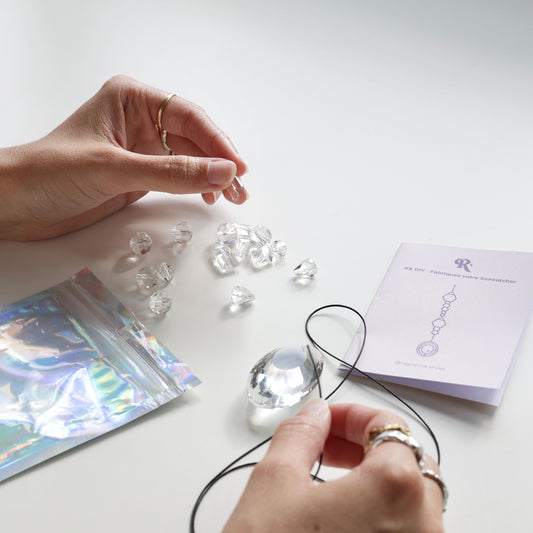 Fabrication d'un Suncatcher grâce à au kit DIY Rayonne