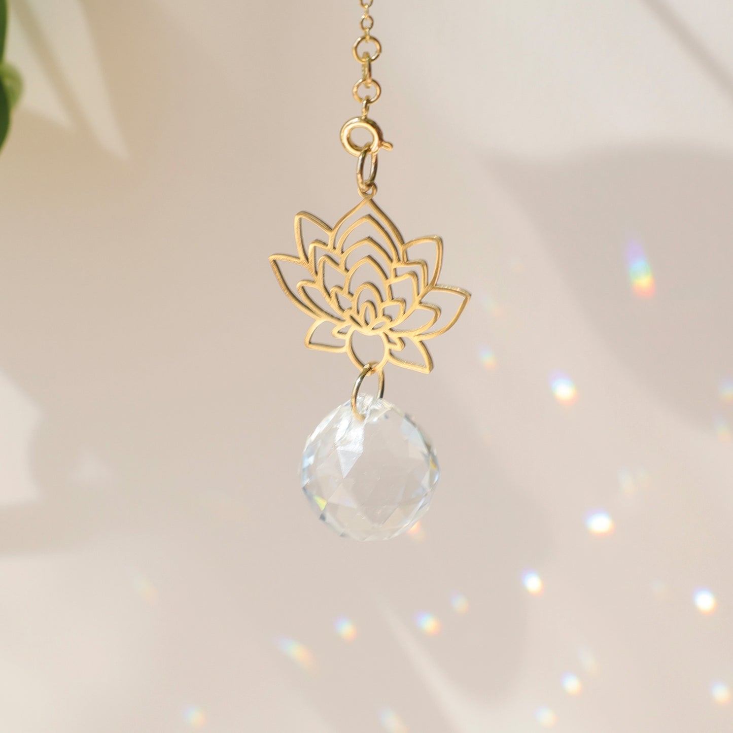 Suncatcher pour la décoration intérieure, avec cristal qui reflète des reflets arcs-en-ciel