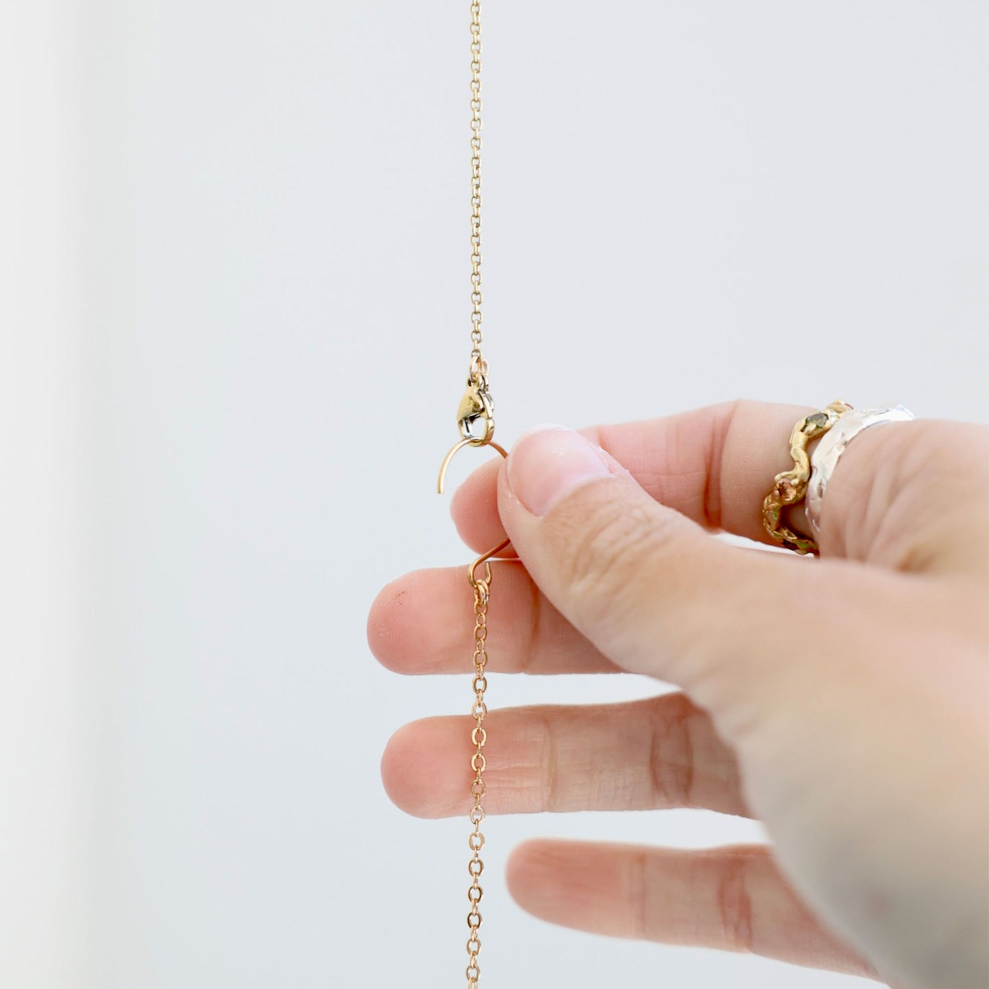 Rallonge en chaine dorée pour les Suncatchers à suspendre Rayonne®