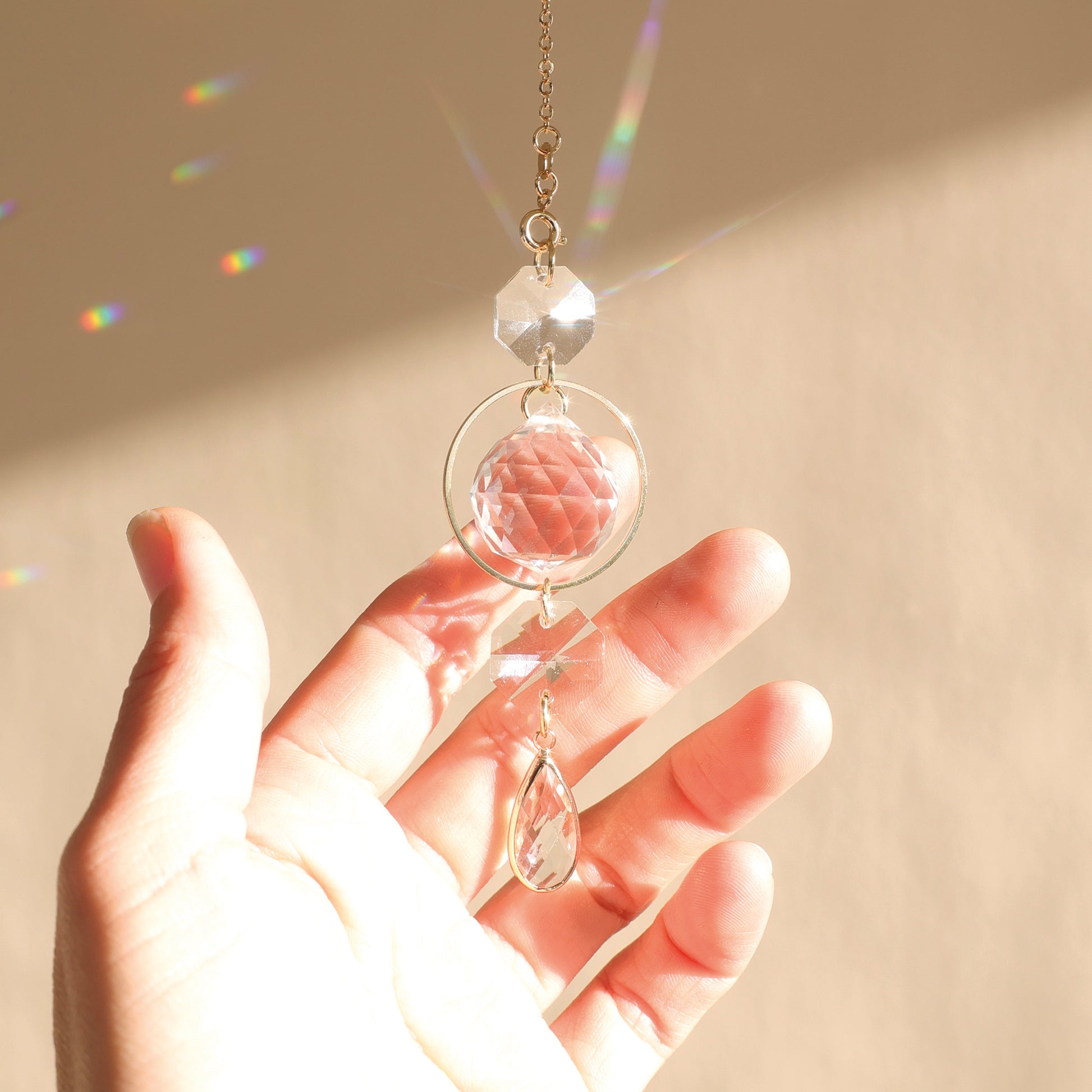 Suncatcher Mini Prisma de Rayonne, objet déco lumineux