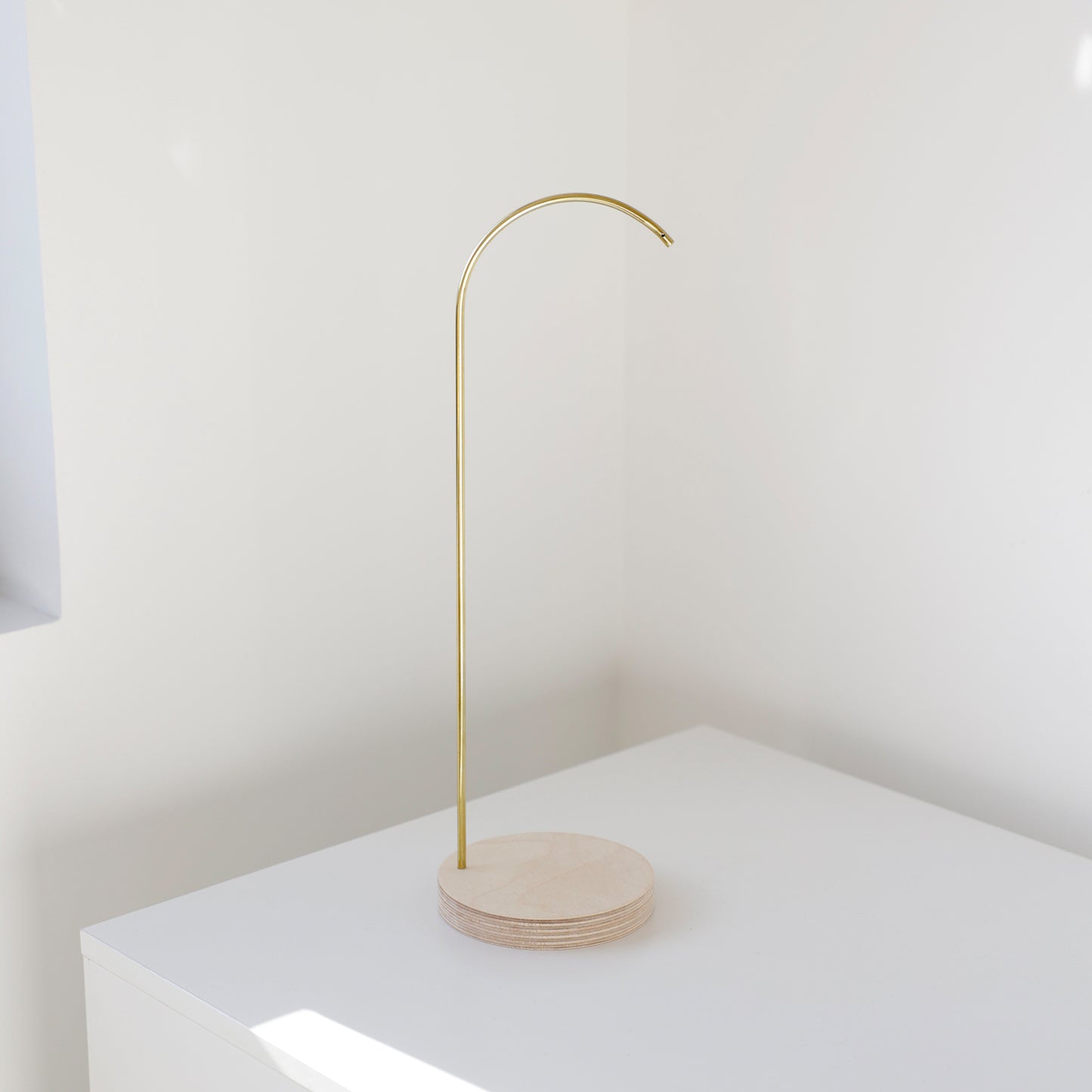 Support pour attrape soleil Rayonne, fabriqué en bois et laiton