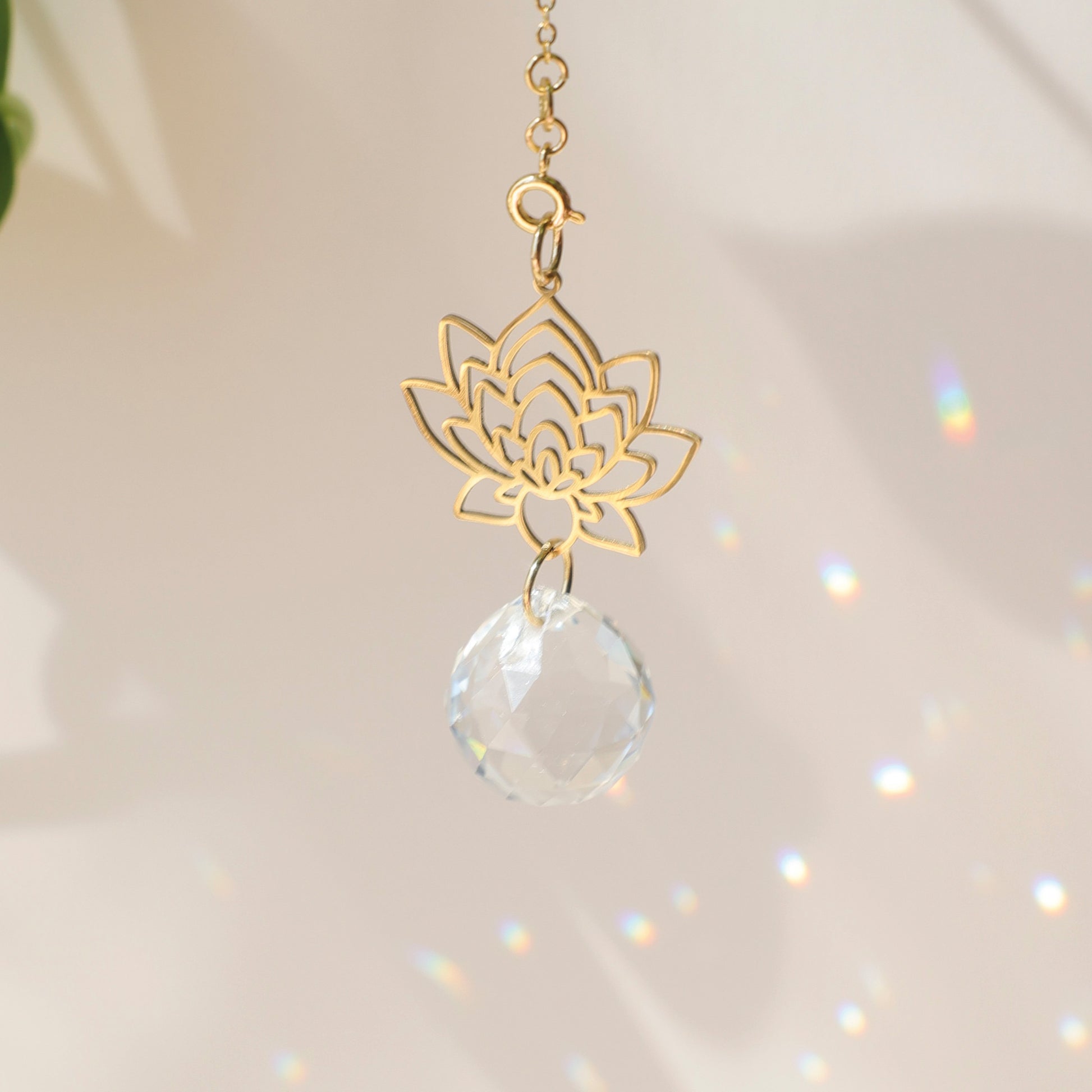 Suncatcher pour la décoration intérieure, avec cristal qui reflète des reflets arcs-en-ciel