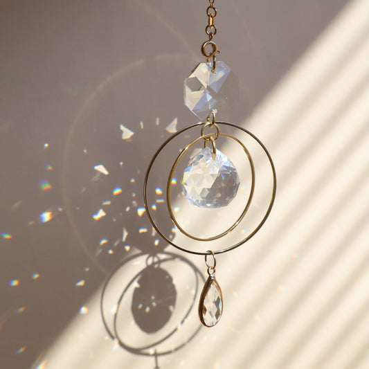 suncatcher en cristal qui réfléchi le soleil 