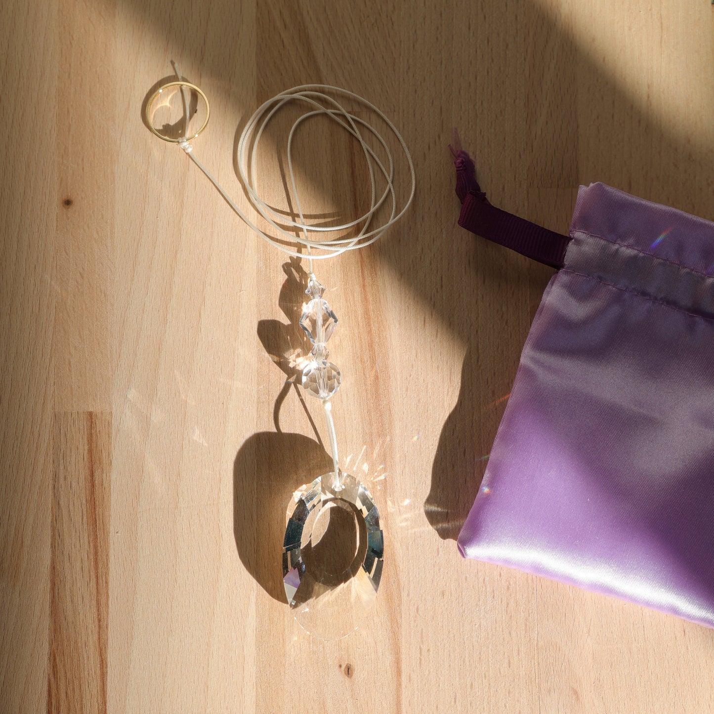 suncatcher rayonne posé à plat