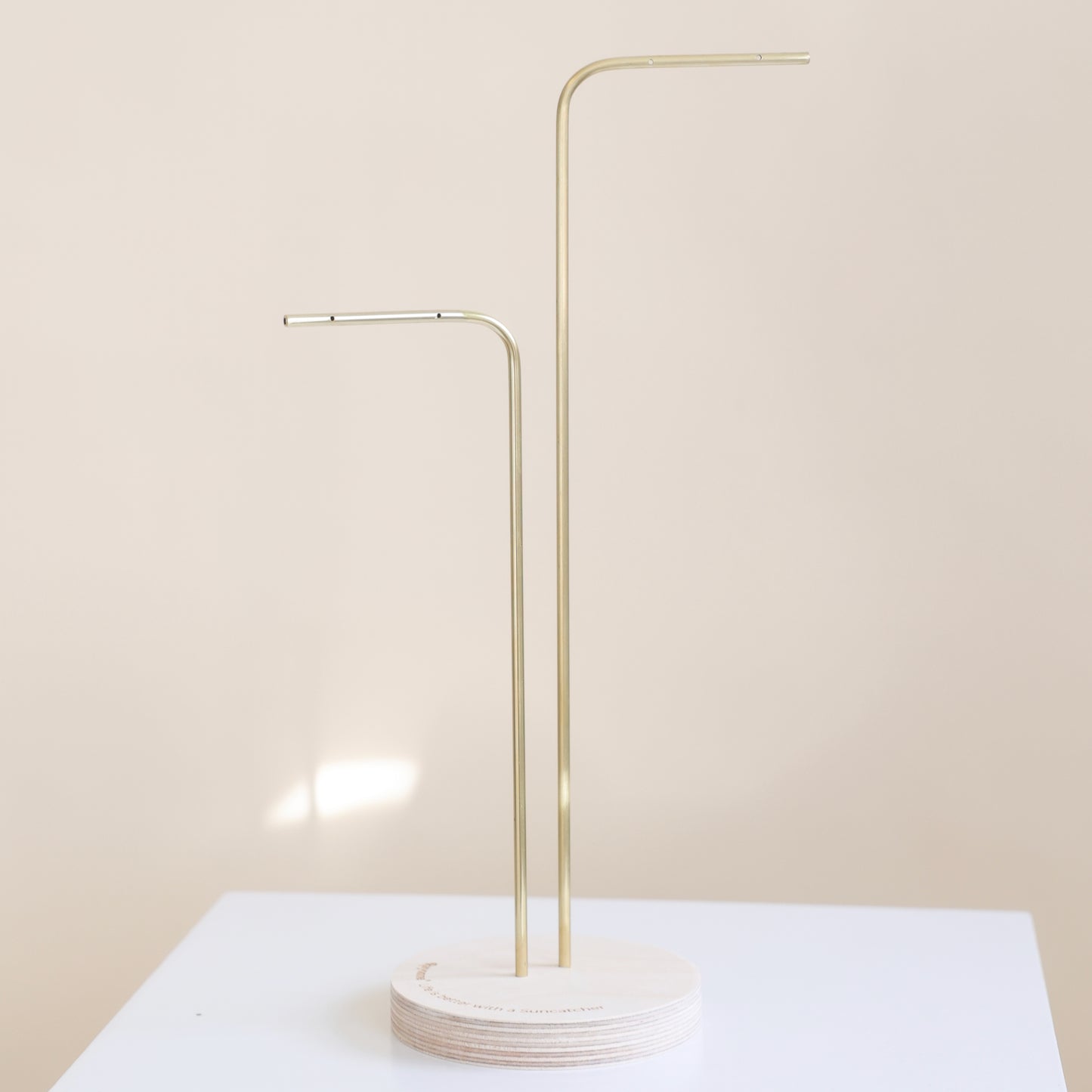 support en bois et laiton pour suncatchers rayonne