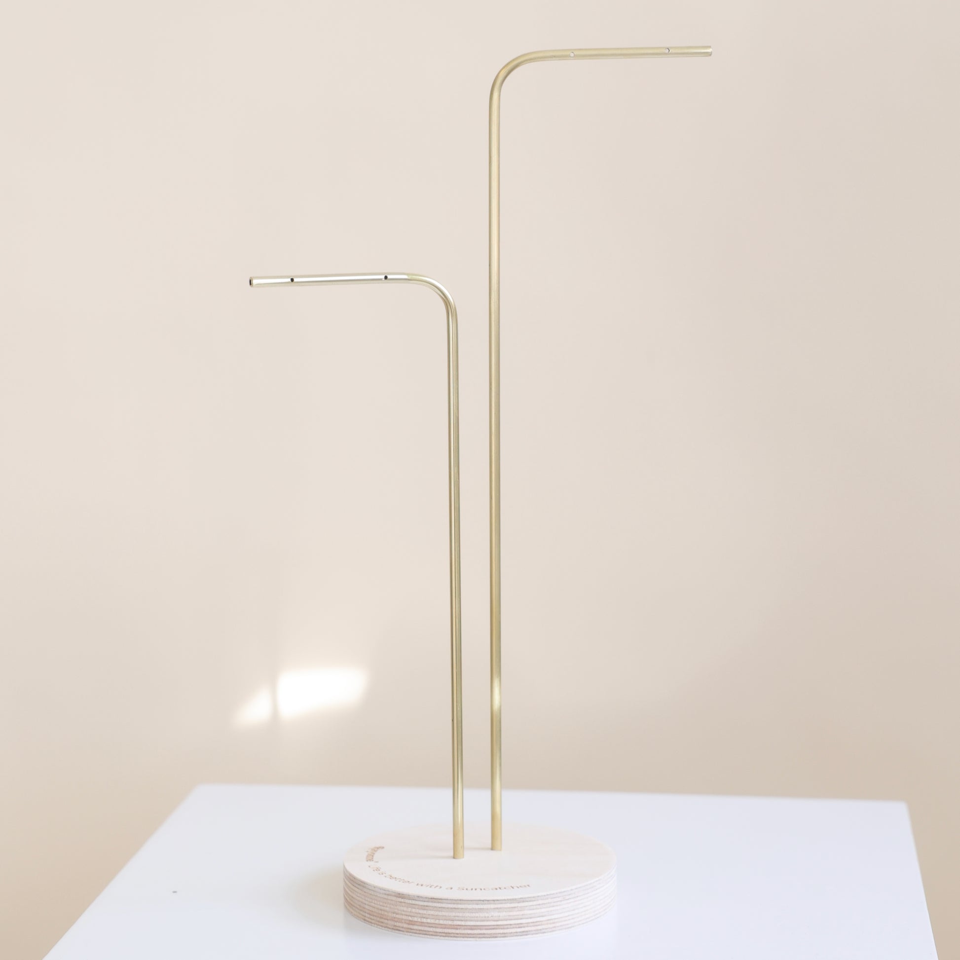 support en bois et laiton pour suncatchers rayonne